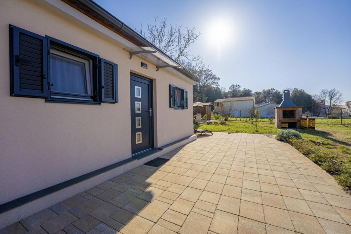 Villa Modean In Pula - Haus Fuer 2-3 Personen Extérieur photo