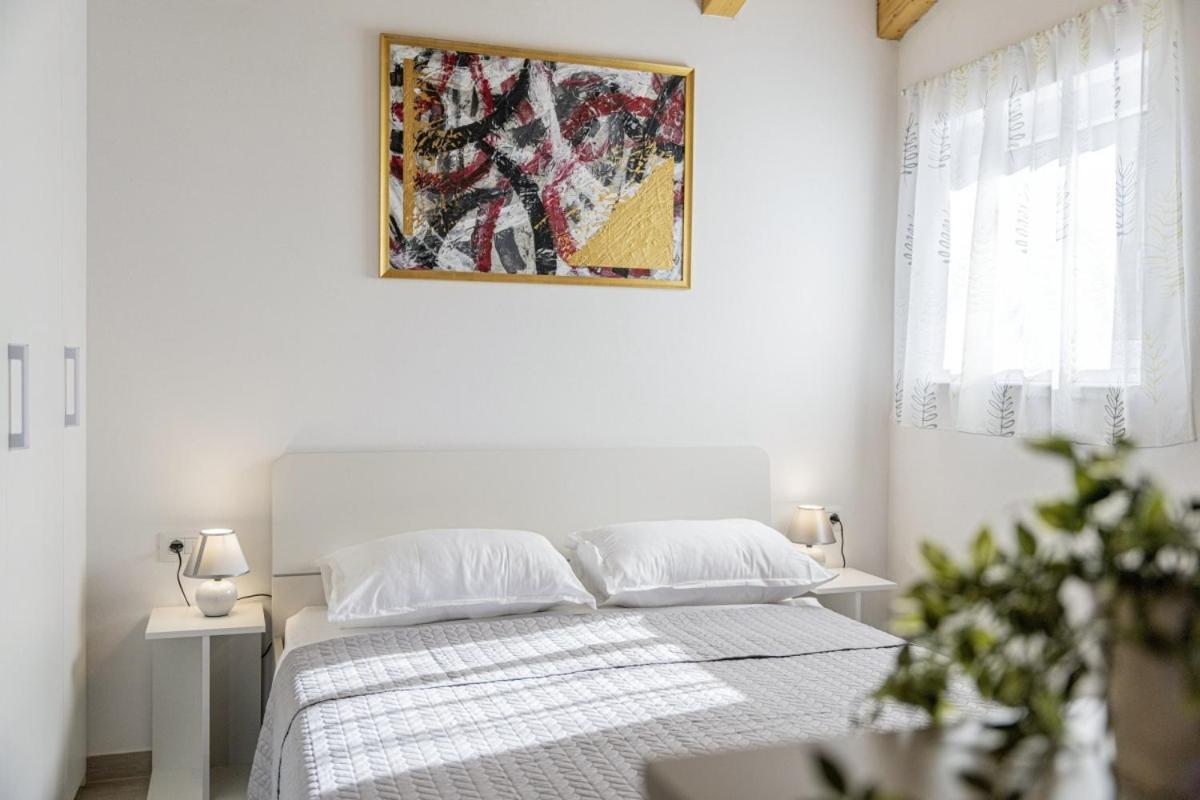 Villa Modean In Pula - Haus Fuer 2-3 Personen Extérieur photo