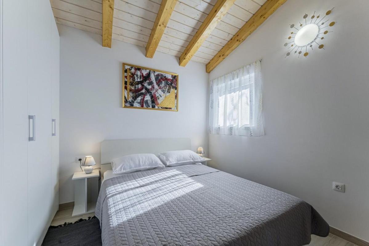 Villa Modean In Pula - Haus Fuer 2-3 Personen Extérieur photo